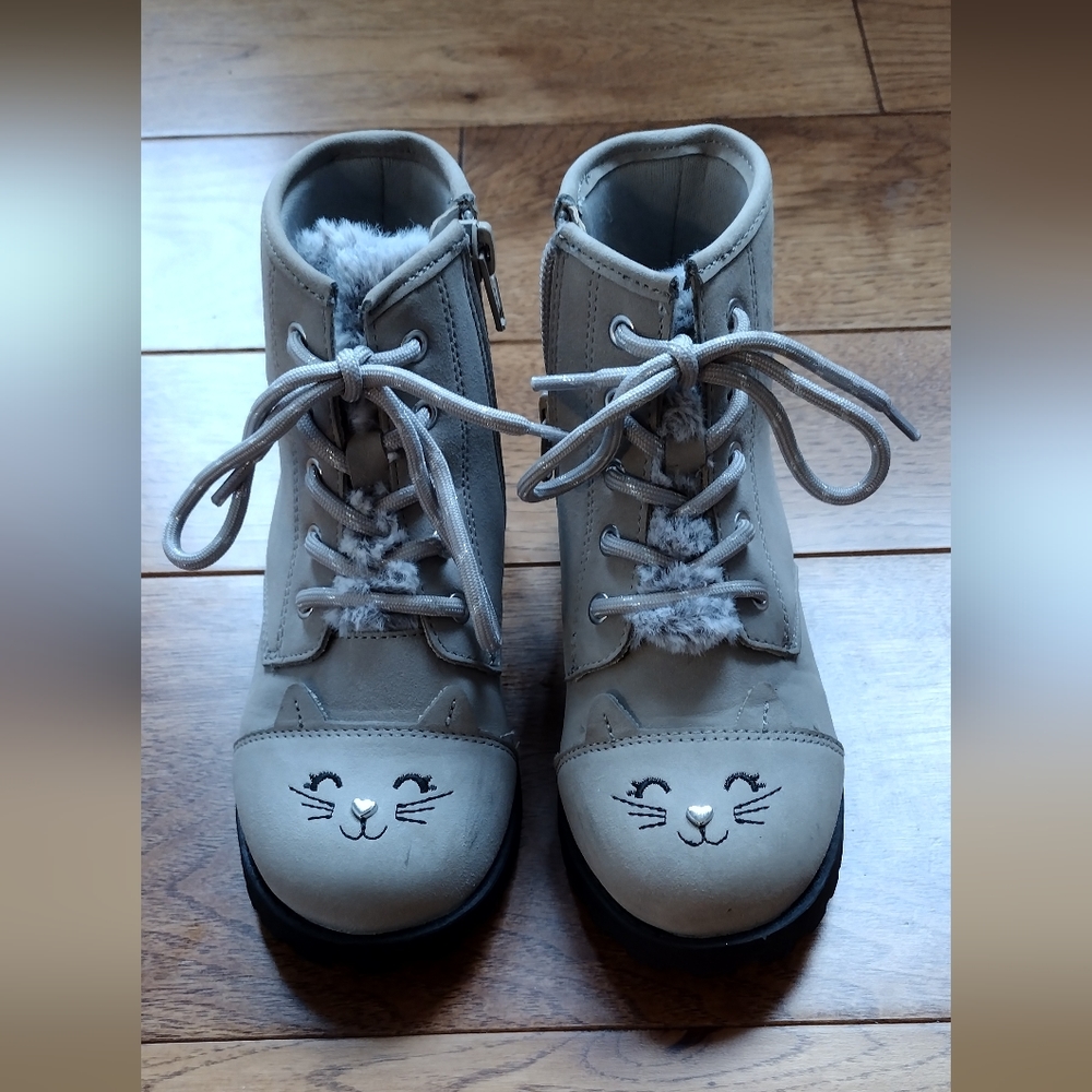 Girls boots